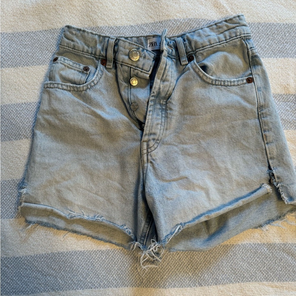 Zara Light Wash Jean Shorts